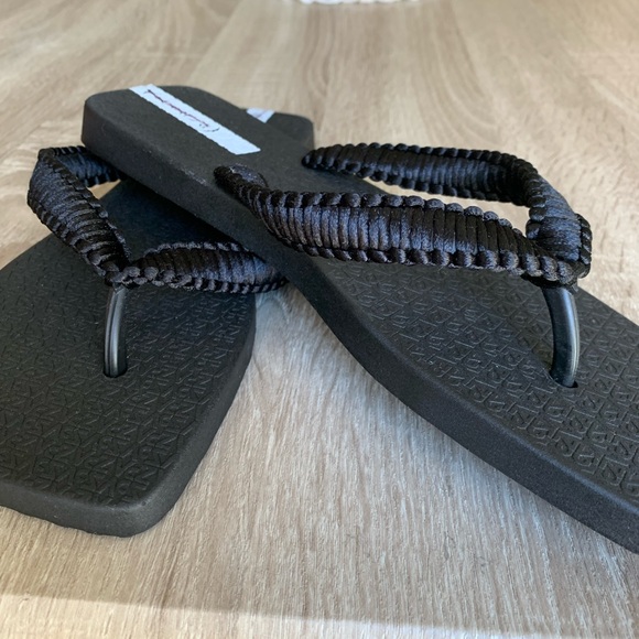 Anthropologie Vincenza ) flip Flop - Picture 5 of 6